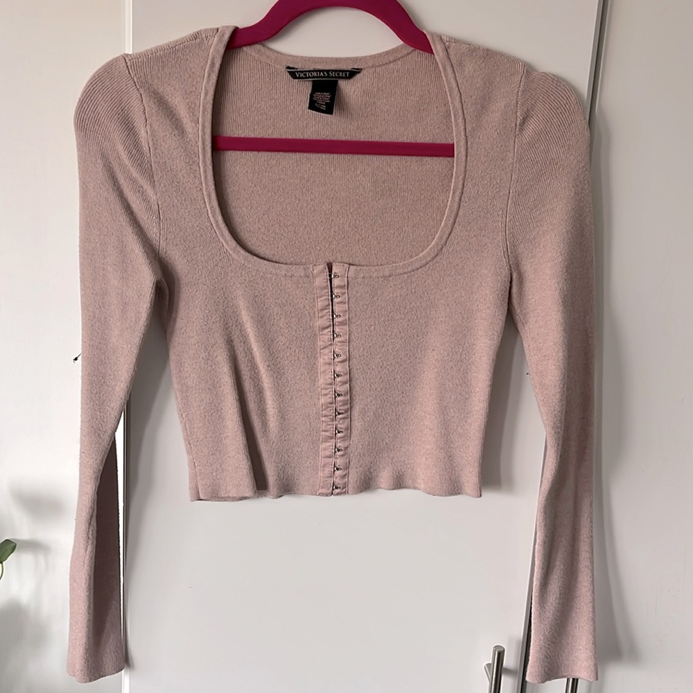 VS sweater crop-top